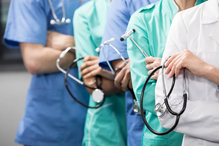 Azerbaiyán reformará el sistema de certificación médica: el presidente firma nuevo decreto