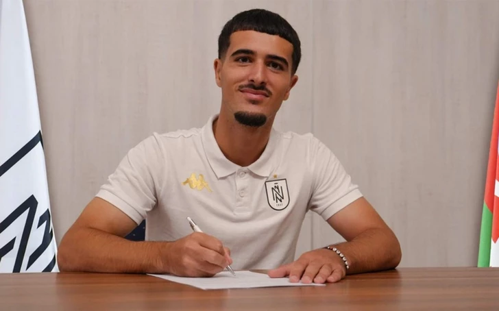 El delantero luxemburgués Alessio Curci firma por tres años con el Neftchi