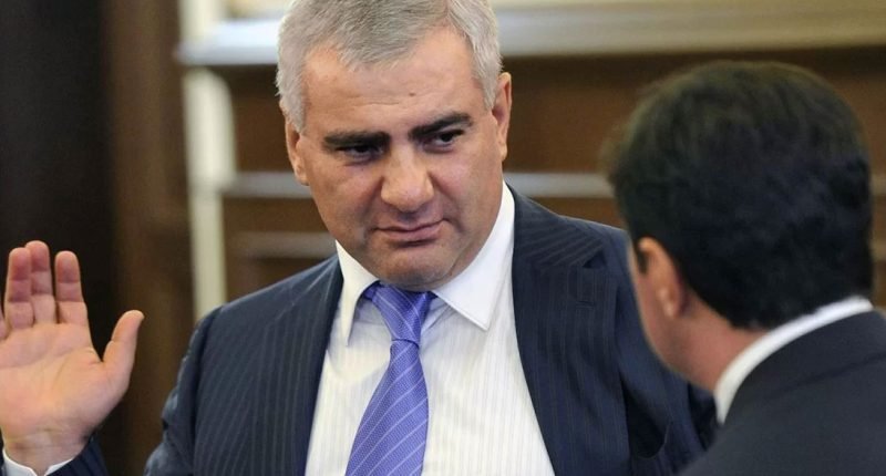 Karapetyan presenta nuevas demandas contra figuras públicas y políticas armenias