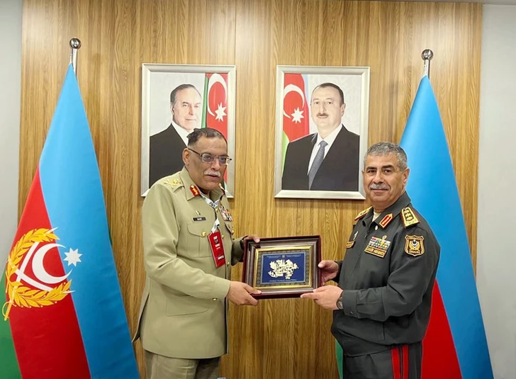 Azerbaiyán y Pakistán abordan en Estambul el futuro de su cooperación militar