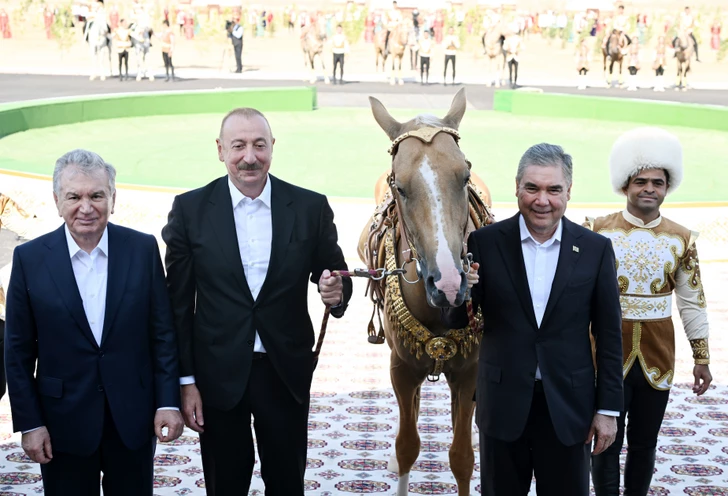Azerbaiyán, Turkmenistán y Uzbekistán Profundizan su Asociación Estratégica en Cumbre de Alto Nivel