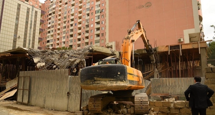 Vivienda Ilegal en Azerbaiyán: Por Qué Obtener Derechos de Propiedad Se Está Volviendo Imposible