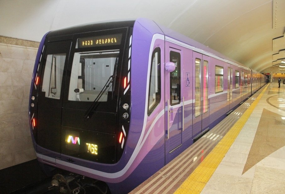 El metro de Bakú amplía su flota con 20 vagones de nueva generación