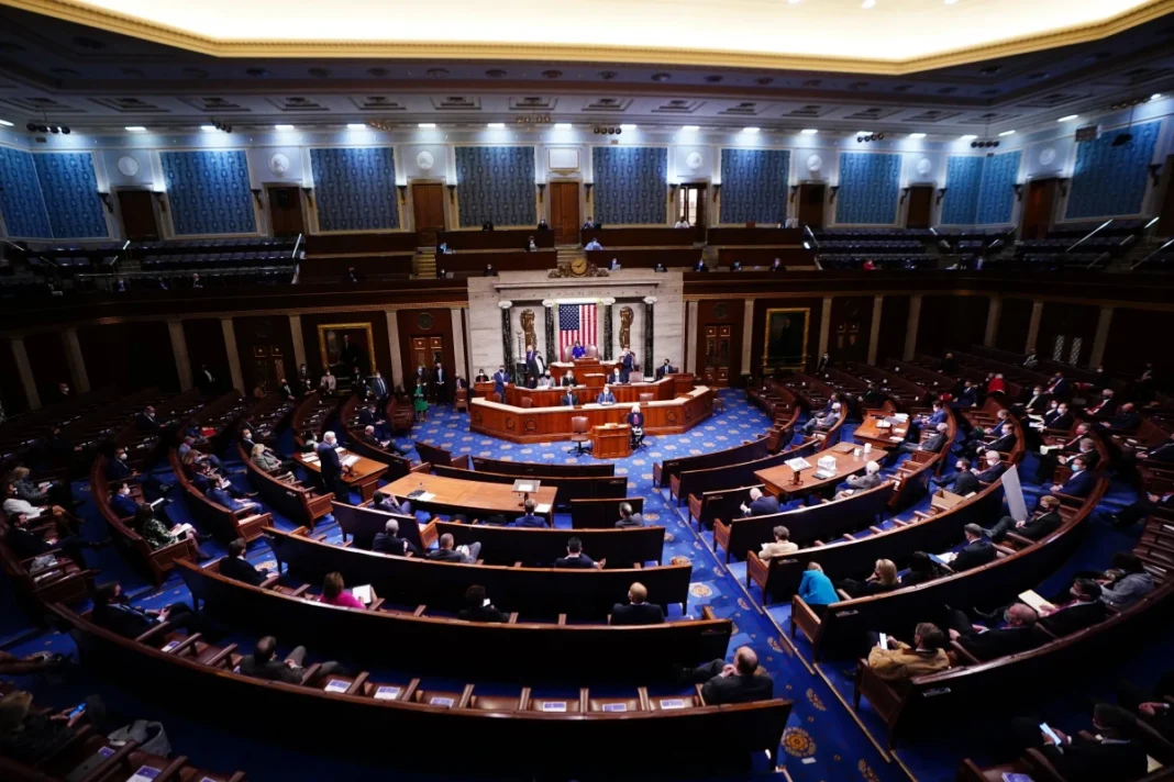 Senadores de EE.UU. proponen un paquete de ayuda de 54.600 millones de dólares para Ucrania