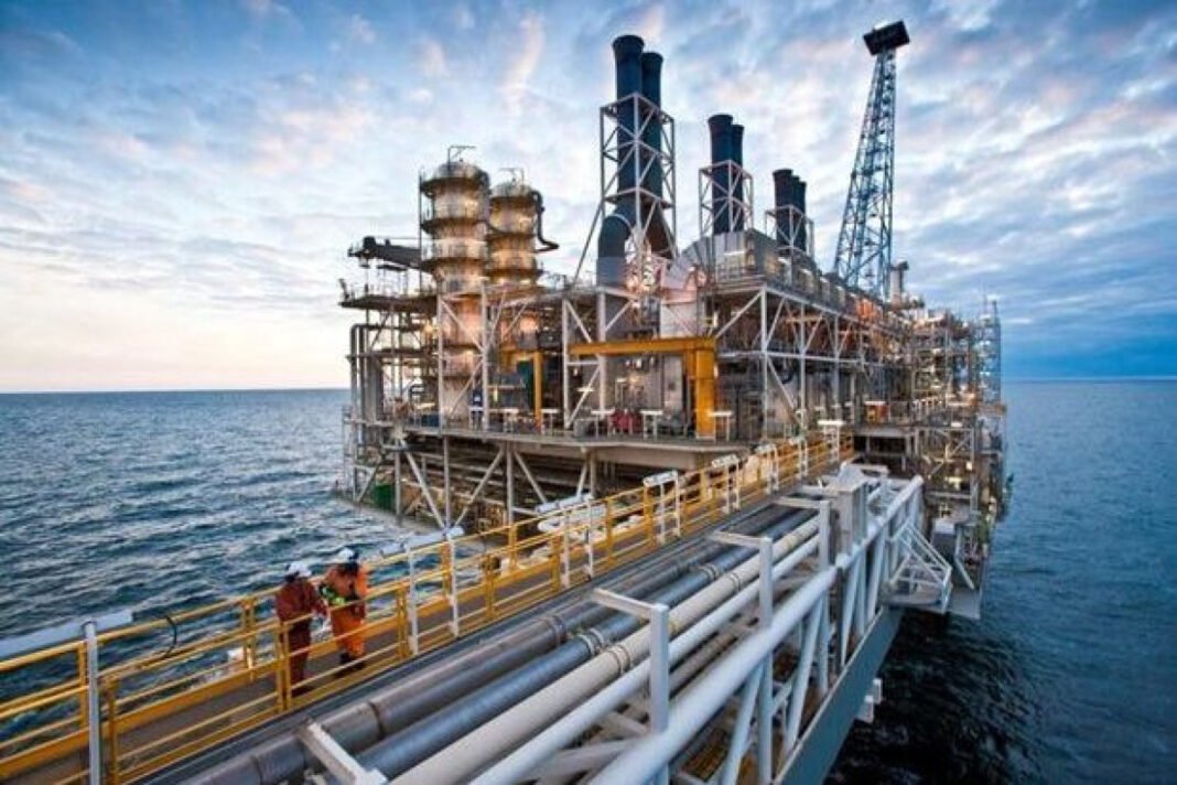 Este año se destinaron más de 2.734,4 millones de manats al sector petrolero y gasístico