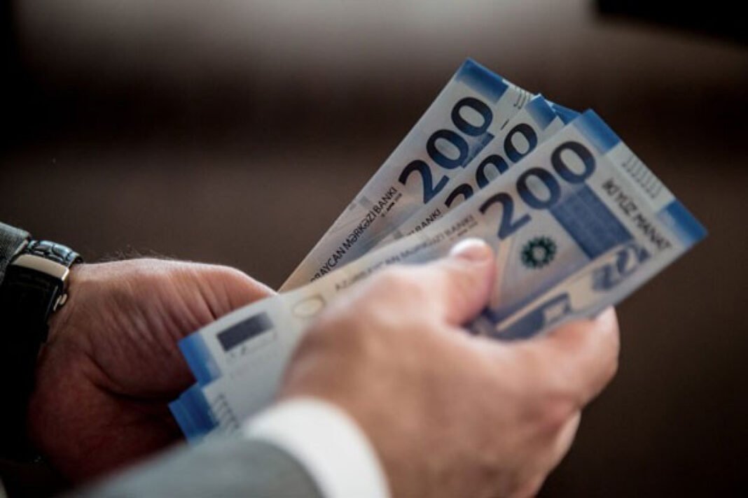 El salario medio en Bakú aumentó más del 8 %