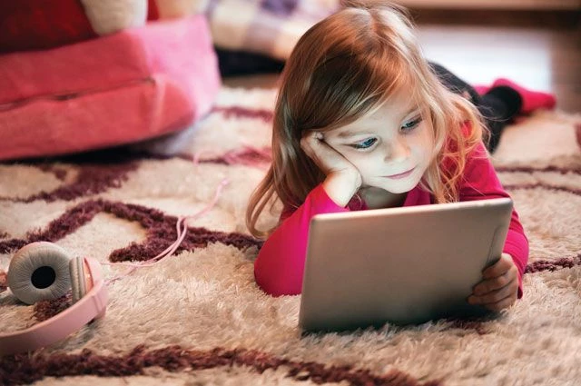 Psicóloga Azerbaiyana: La Tecnología Desarrolla al Niño si se Controla el Contenido
