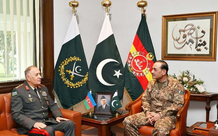 Azerbaiyán y Pakistán refuerzan la cooperación militar: visita de Kerim Veliyev a Islamabad