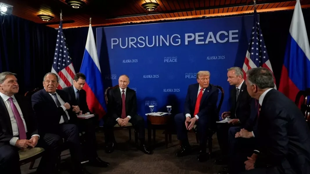 Cumbre Trump–Putin en Alaska: el lenguaje corporal revela una lucha por el simbolismo