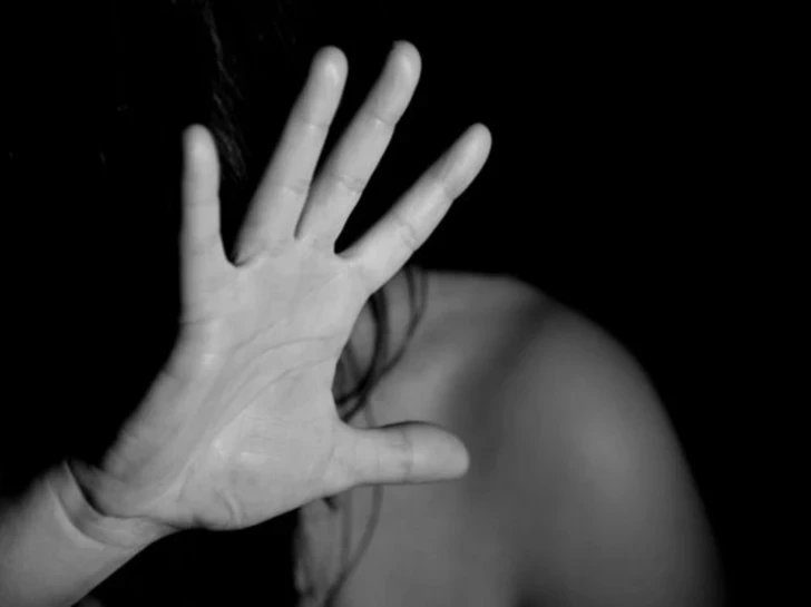 ¡18 años de cárcel por violar a la compañera de clase de su hija en Azerbaiyán!