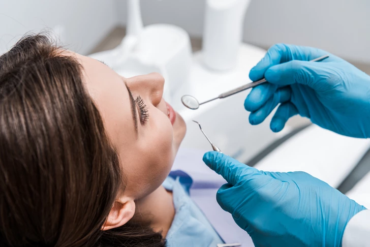 Muelas del Juicio: ¿Quitarlas o Dejarlas? Un Dentista Azerbaiyano Opina