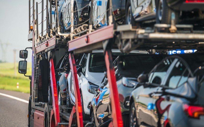Azerbaiyán incrementó en un 24 % el gasto en importación de automóviles en siete meses