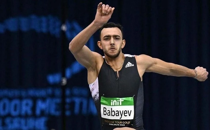 Atleta azerbaiyano gana medalla de bronce en torneo internacional en Almaty