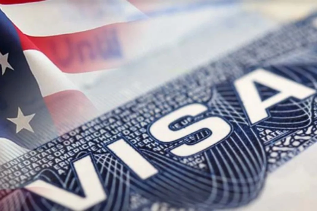 EE.UU. lanza programa piloto de visado con fianza en efectivo de hasta $15,000