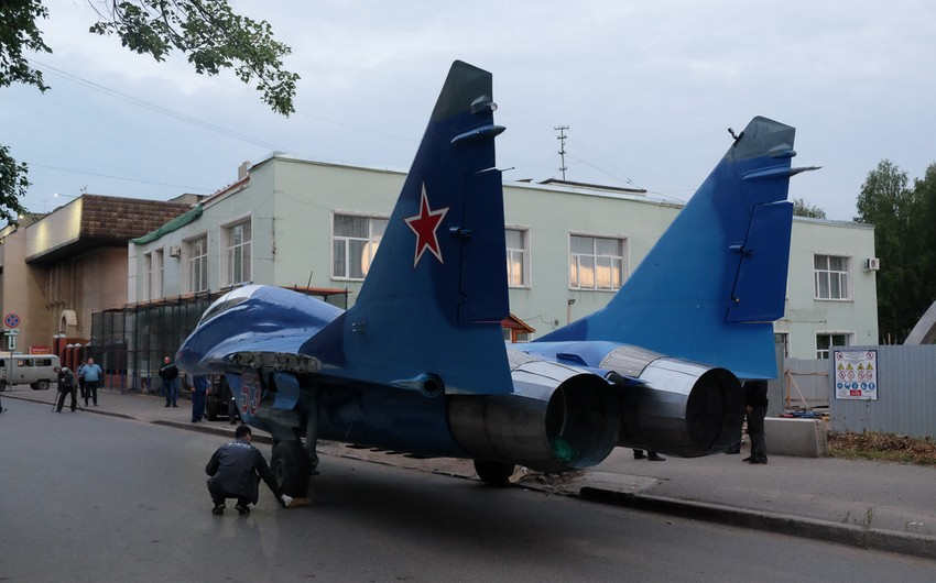 Un MiG-29 ruso se estrella contra una valla en Ereván — símbolo del debilitado control de Moscú