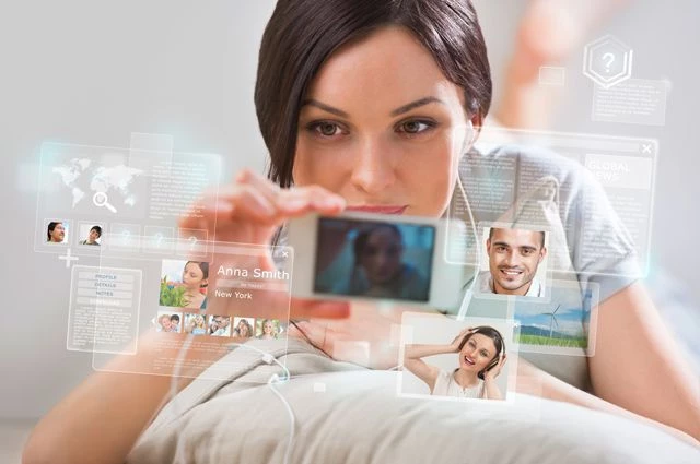 La Ilusión de la Felicidad en las Redes Sociales: Psicóloga azerbaiyana Explica el Fenómeno