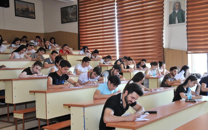 Crisis de Admisión Universitaria: Llamados a Reformar el Sistema de Exámenes en Azerbaiyán