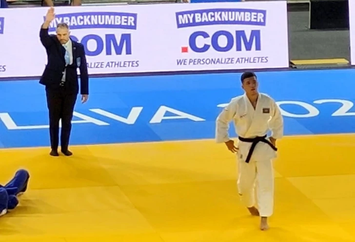 Nihad Mamishov derrota a su rival armenio en el Campeonato de Europa júnior de judo