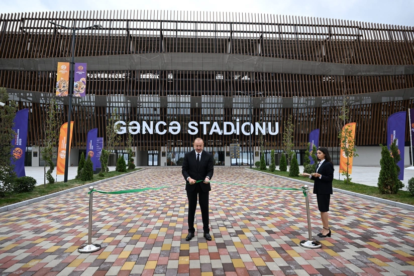 Ilham Aliyev participó en la inauguración del Estadio Municipal de Ganja