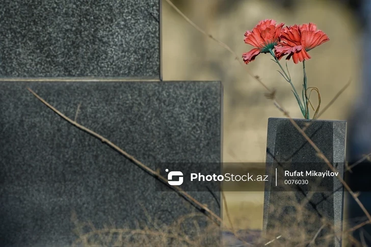 En Azerbaiyán piden estandarizar las lápidas