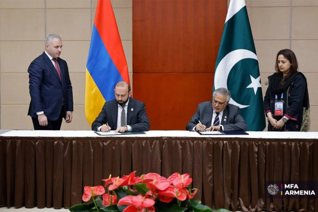 Armenia y Pakistán establecen relaciones diplomáticas