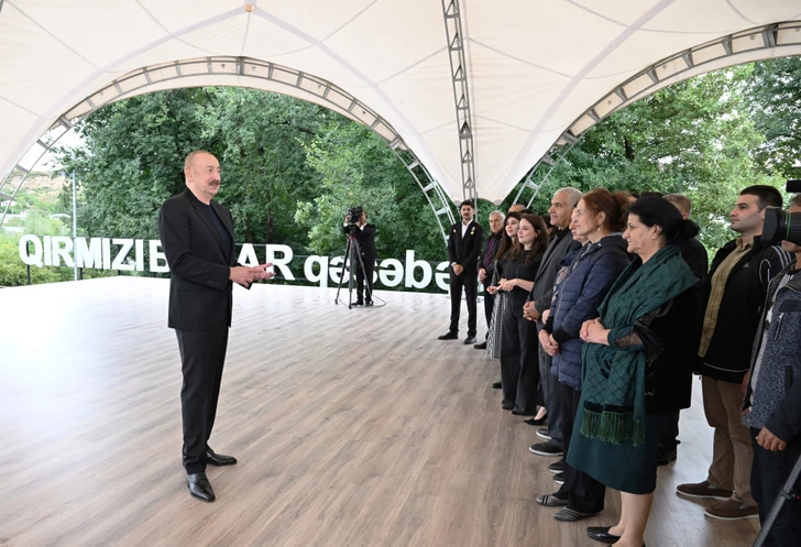 El presidente Ilham Aliyev: Los últimos cinco años son una historia de victoria, gran reconstrucción y paz justa