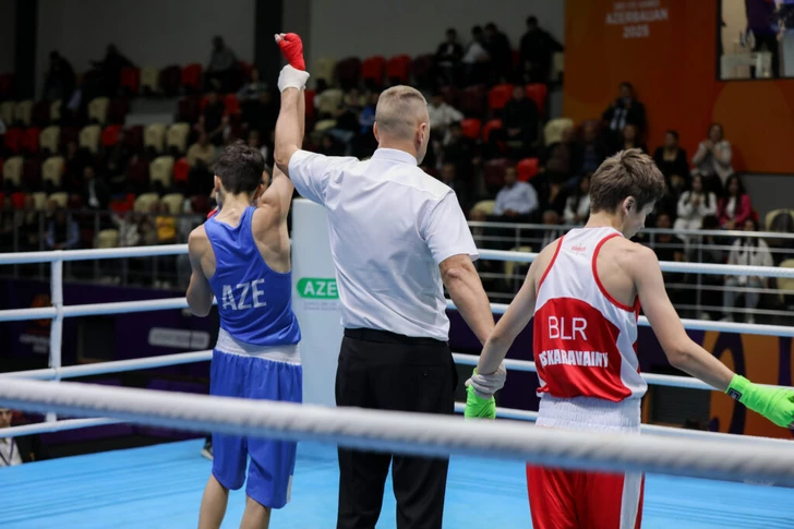 Cuatro boxeadores azerbaiyanos avanzan a semifinales en los III Juegos de la CEI