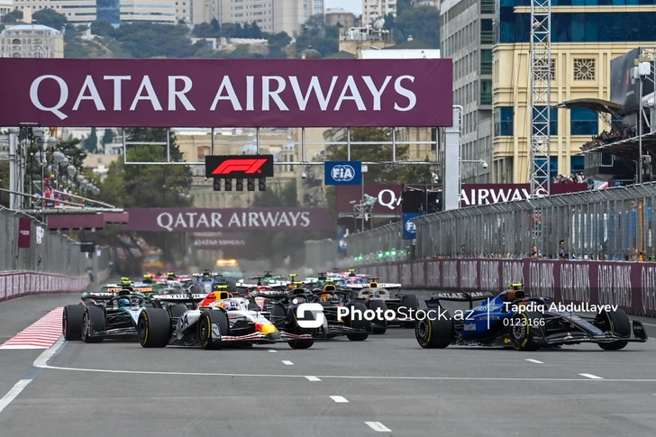 Verstappen gana el Gran Premio de Azerbaiyán