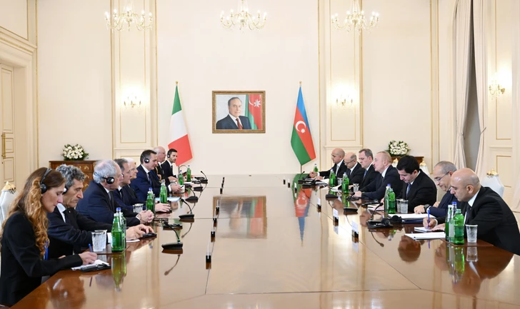 Se celebró la reunión ampliada entre Ilham Aliyev y Sergio Mattarella