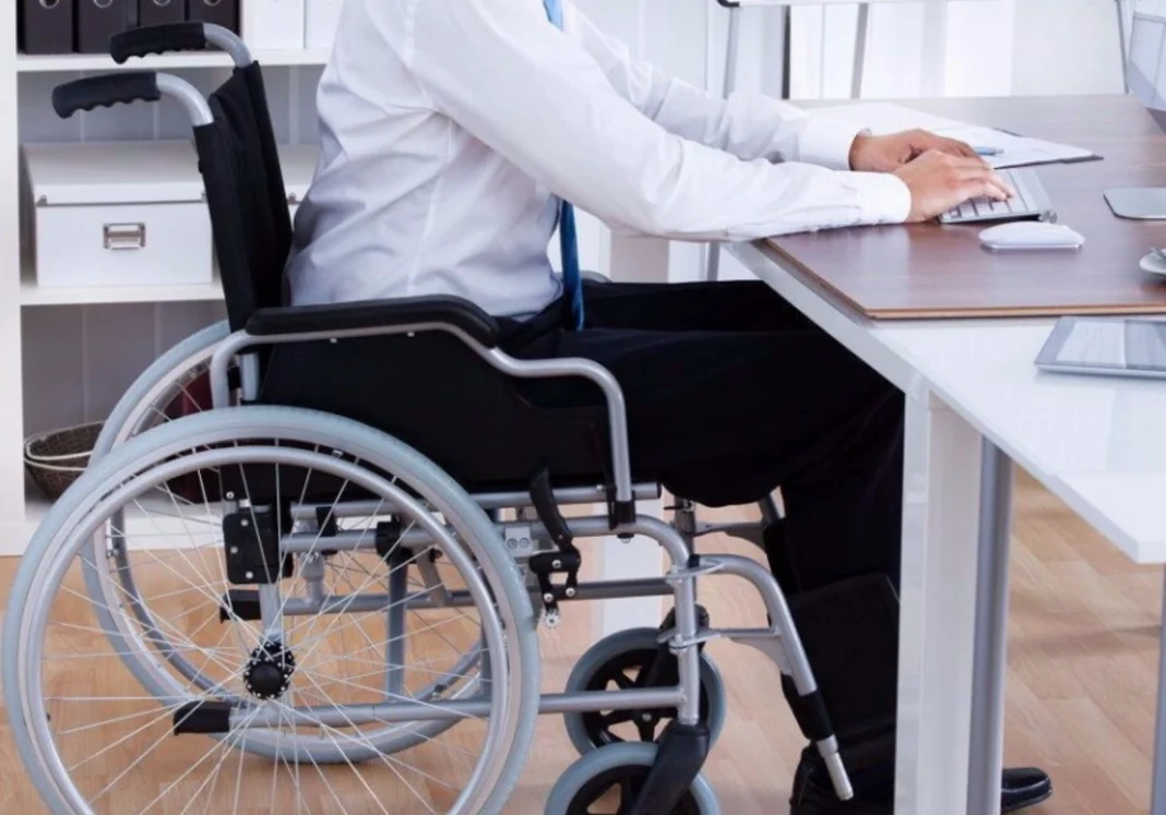 Expertos Señalan que la Igualdad de Oportunidades Laborales Sigue Fuera del Alcance de Miles