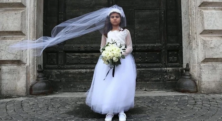 Azerbaiyán: se reveló cuántos matrimonios tempranos fueron evitados en un año