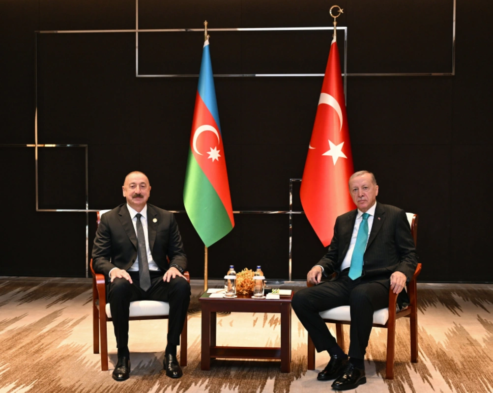 Aliyev se reúne con Erdoğan en Tianjin, China