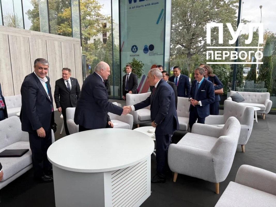 Apretón de manos en Moscú: Líderes de Bielorrusia y Armenia rompen el hielo