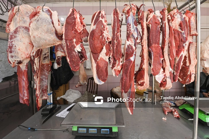 ¿Por qué los arándanos reciben más apoyo que la carne? Azerbaiyán frente a la escalada de precios cárnicos