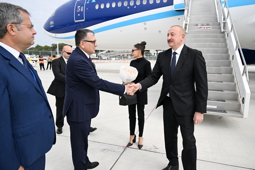 Aliyev Llega a Nueva York para la Asamblea General de la ONU, se Reúne con Líderes Globales de Inversión