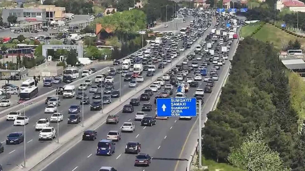 Pagar por Conducir: Bakú Considera Tarifas en los Corredores Más Transitados para 2027