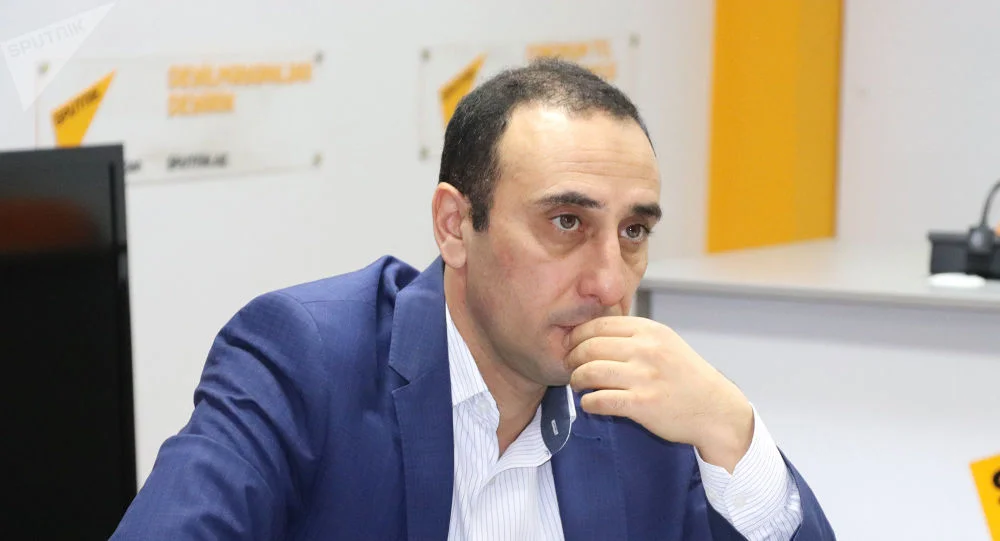 Huseynov: Pashinyan Rompe el Ciclo de Hostilidad de Armenia
