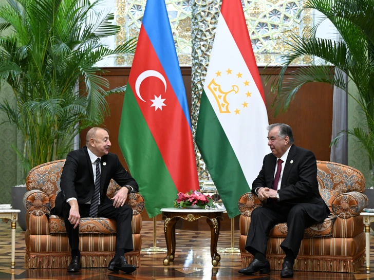 Los presidentes de Azerbaiyán y Tayikistán se reunieron cara a cara en Dusambé