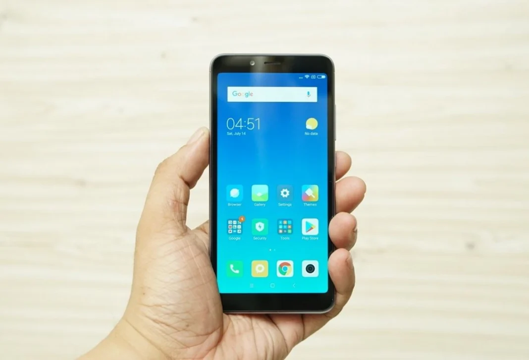 La cuota de mercado de dispositivos móviles cae en Azerbaiyán, los PC ganan terreno