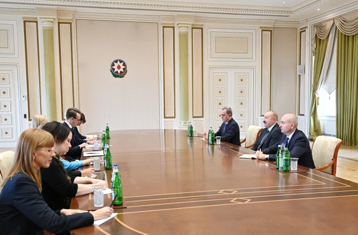 El presidente Ilham Aliyev recibió a la delegación encabezada por la presidenta en ejercicio de la OSCE