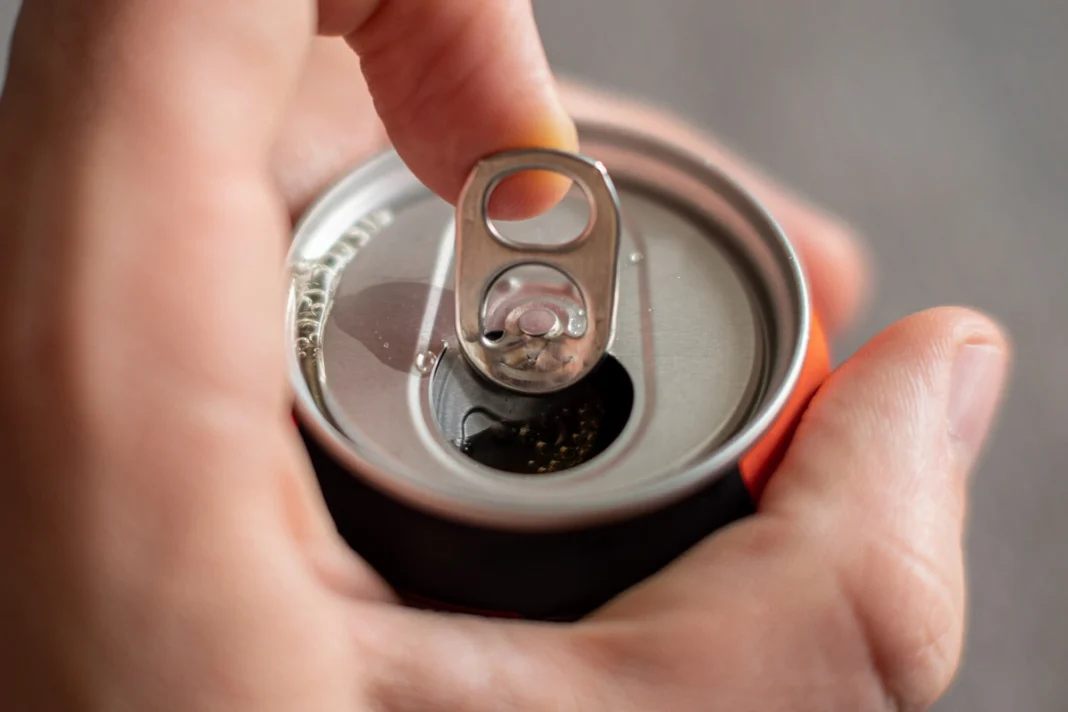 Energía peligrosa: por qué aumenta el consumo de energéticos en otoño y qué riesgos tiene para la salud