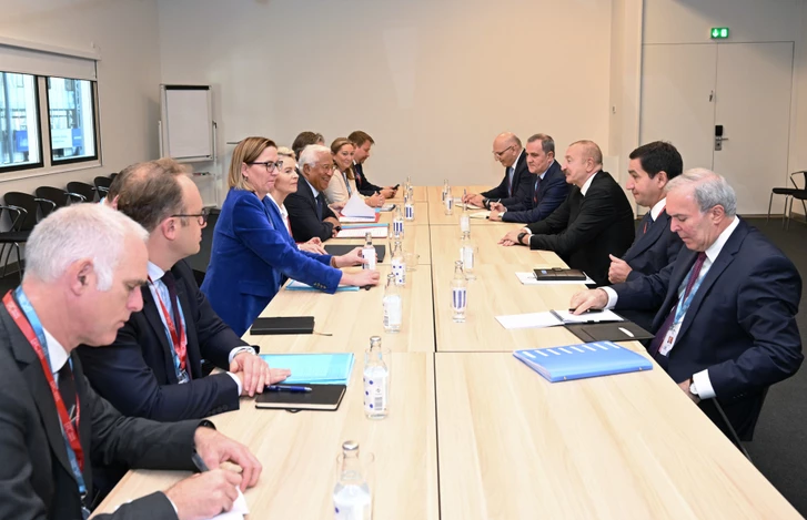 En Copenhague, Ilham Aliyev se reunió con Antonio Costa y Ursula von der Leyen