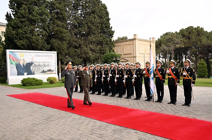 El jefe del Estado Mayor de las Fuerzas Armadas de Eslovaquia realiza una visita oficial a Azerbaiyán