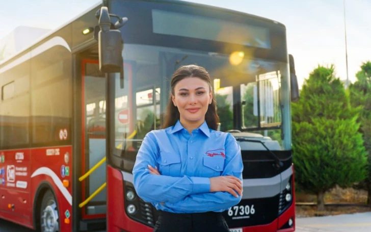 Las primeras conductoras de BakuBus saldrán pronto a las rutas