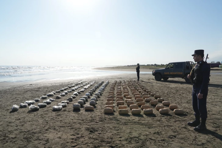 Guardias fronterizos de Azerbaiyán incautan media tonelada de drogas procedentes de Irán