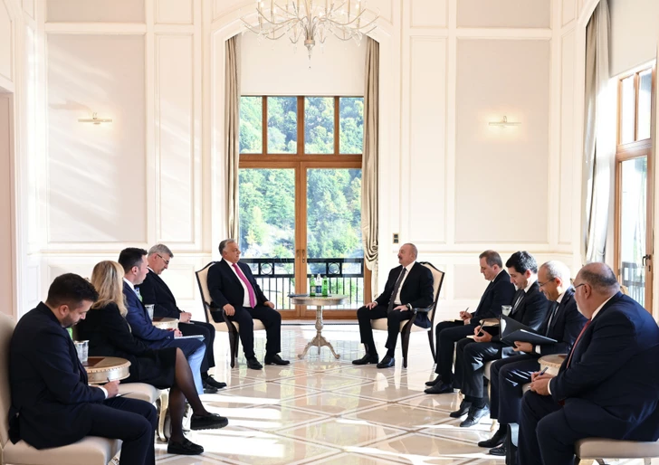 El presidente Ilham Aliyev se reunió en Gabala con el primer ministro de Hungría