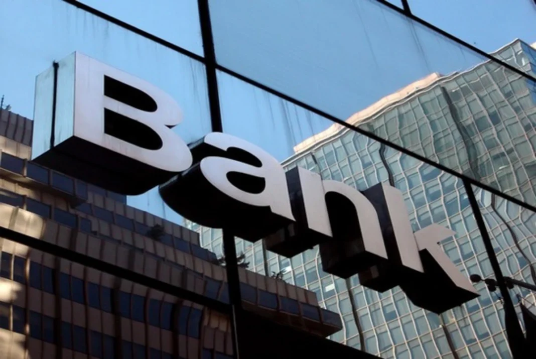 La Preocupación Pública por las Prácticas de Crédito Genera Debate en Azerbaiyán