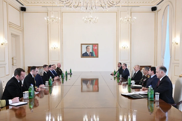 El presidente Ilham Aliyev recibió al comandante del Mando Central de EE. UU.