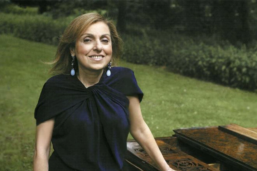 El presidente Aliyev condecora a Sevil Aliyeva con la Orden de “Sharaf”