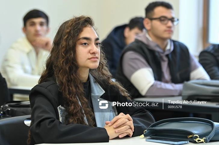 ¿Por qué protestan los estudiantes en Azerbaiyán contra las asignaturas no relacionadas con su especialidad? Responde el Ministerio